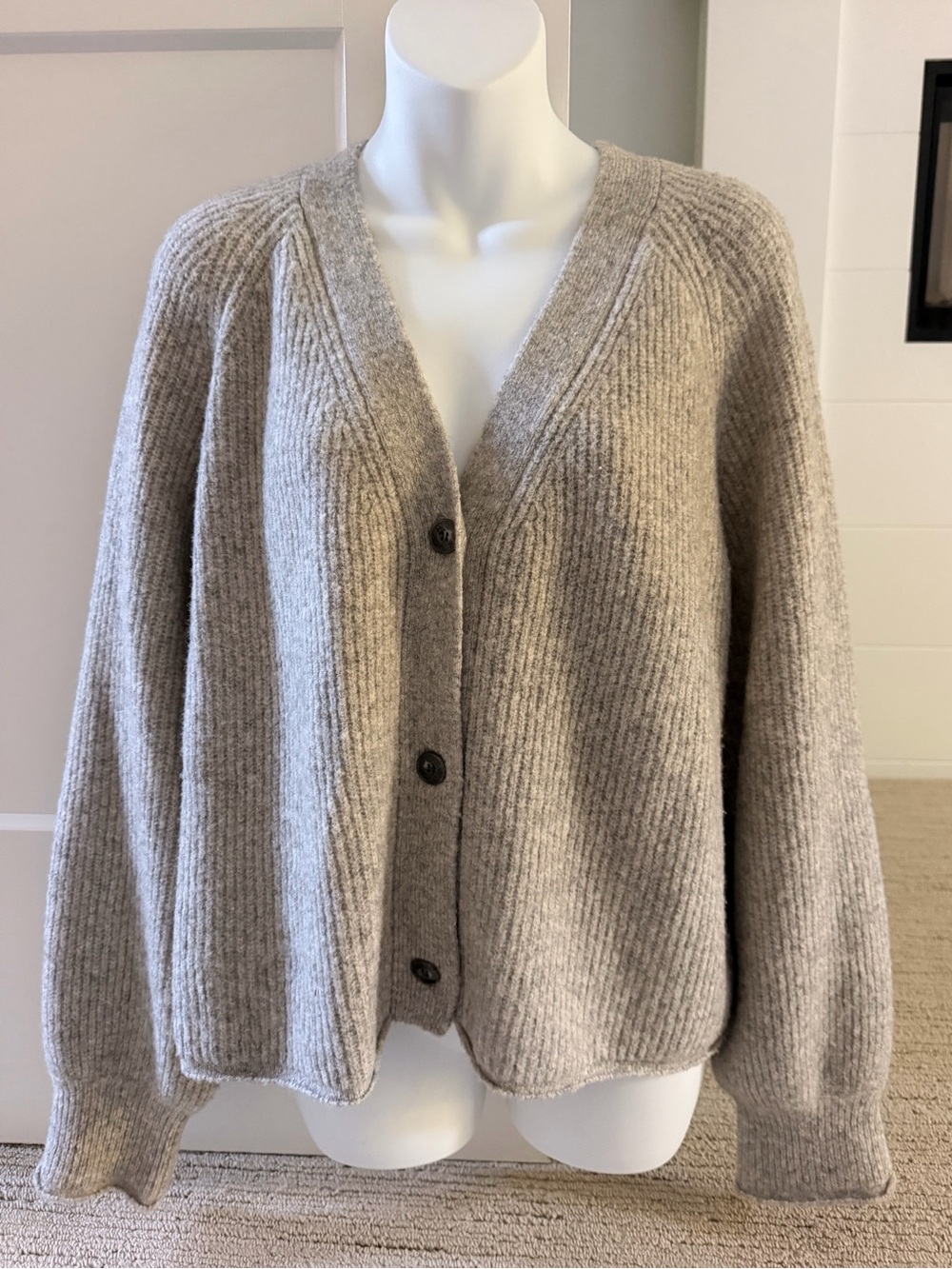 VELVET By GRAHAM & SPENCER Fisherman Knit Heather Gray Cardigan Sz L